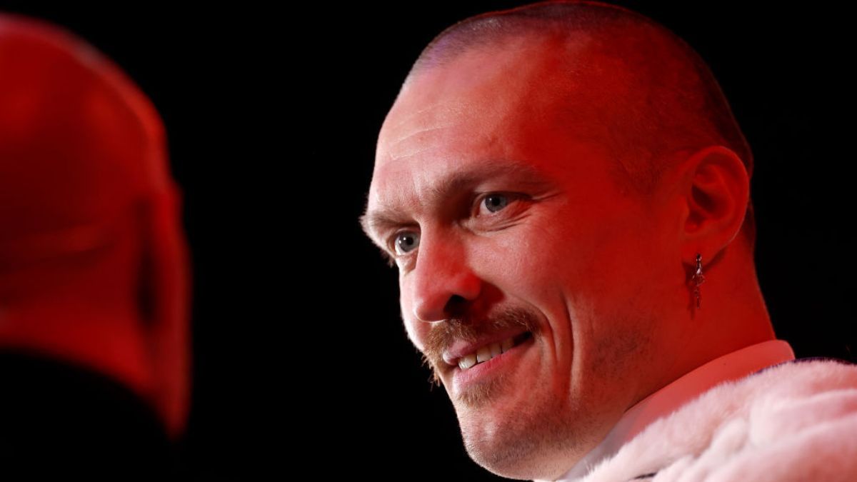 Усик заявив, що йде з великого боксу